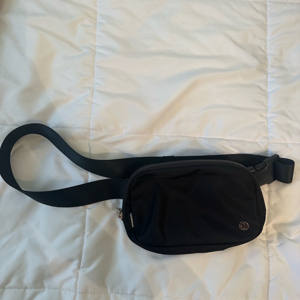 lululemon Black belt bag
